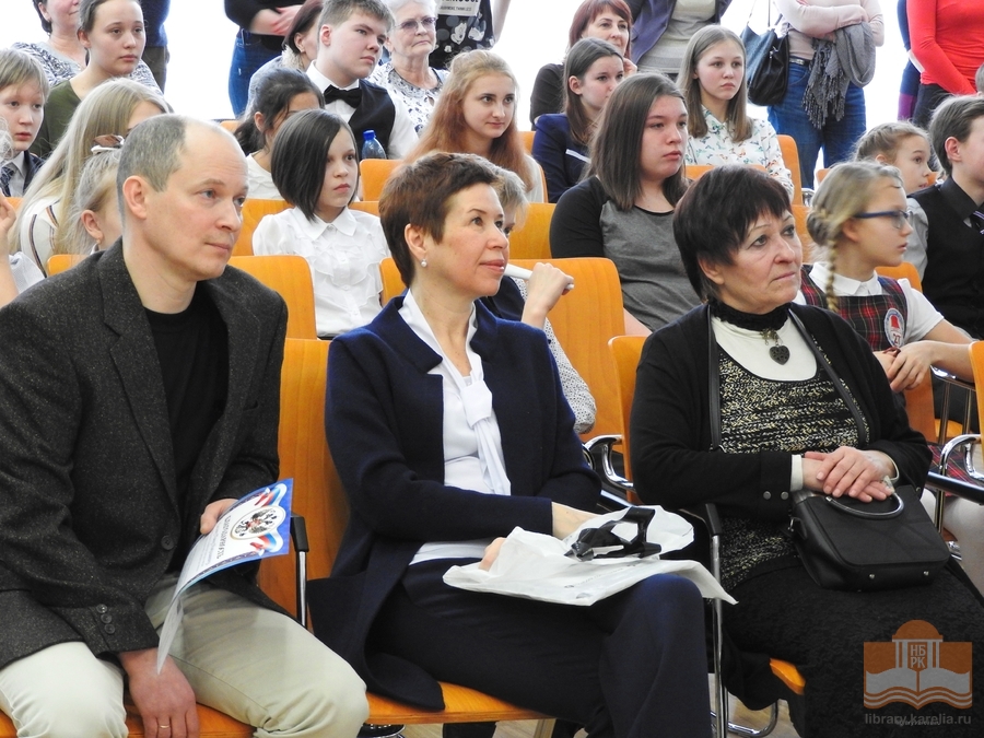 II Городской конкурс чтецов «Расширяем горизонты. Сунгуровские чтения»В жюри конкурса вошли известные карельские поэты: Елена Евгеньевна Пиетиляйнен, Елена Сергеевна Харламова, Вера Петровна Линькова, писатель Павел Николаевич Сысоев