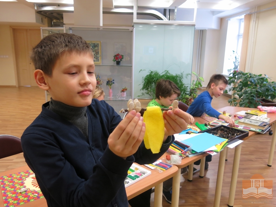 «Каникулы с Национальной библиотекой» открылись программой «Микромир насекомых»