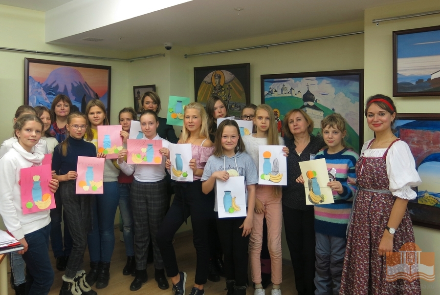 В завершение каждый желающий мог попробовать свои силы в создании картины в технике смешанного рисования.