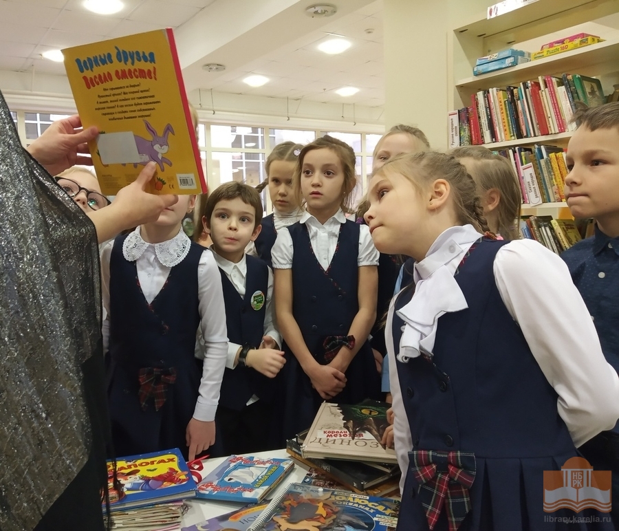 Первоклассники школы №43 стали участниками программы «Посвящение в читатели»