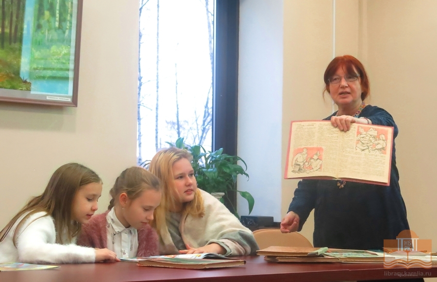 Занятие для школьников «Журналы прошлых лет из фонда периодики Национальной библиотеки Карелии» ведет И. В. Кондратьева