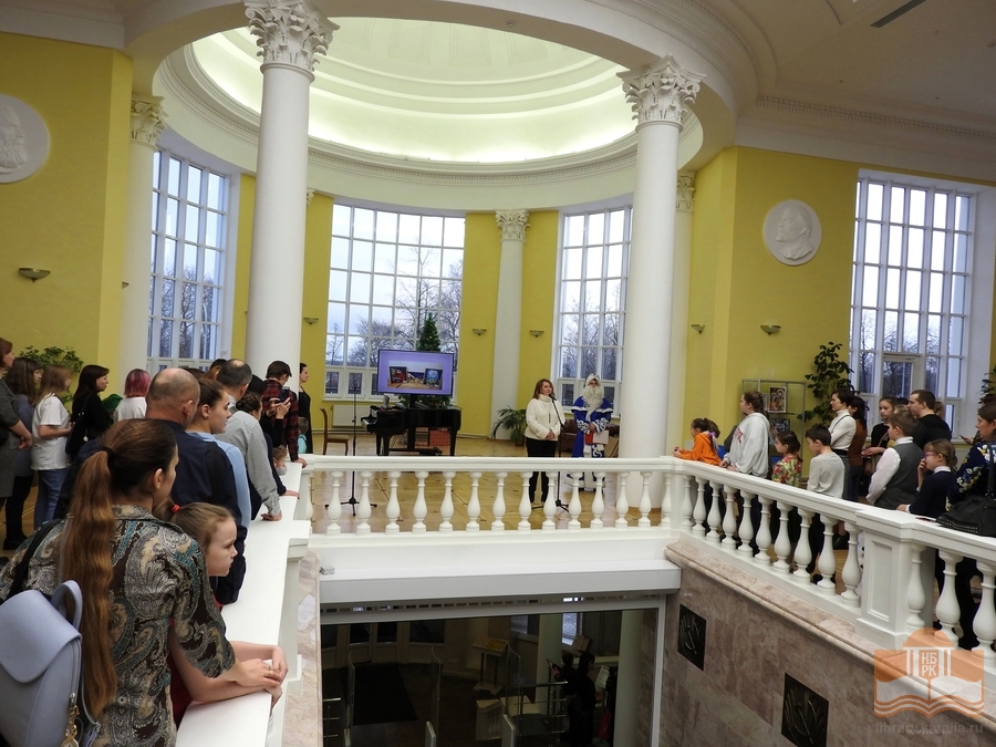 Заместитель министра культуры Карелии Варвара Николаевна Лебедева вручила специальные призы участникам конкурса