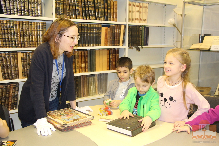 В секторе редких книг и работы с книжными памятниками