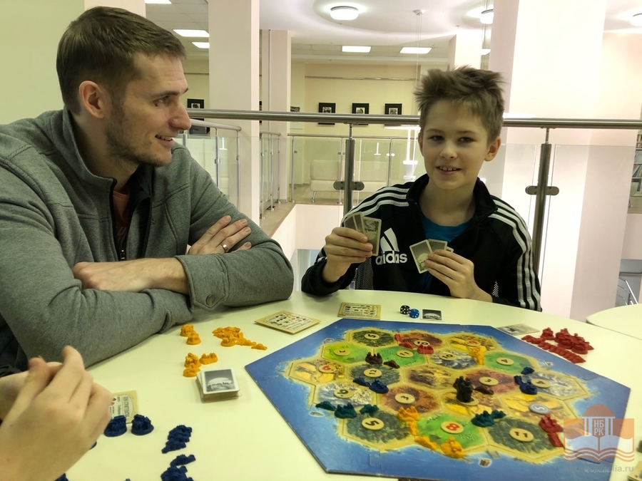 Участники клуба любителей настольных игр «FightУМ»