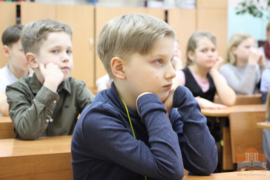 Участники литературно-игровой программы «Я верю в сказки»