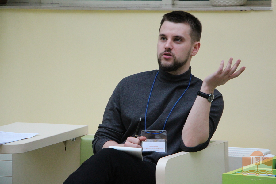 Руководитель театральной группы «BACCHUS» Владимир Максимкин