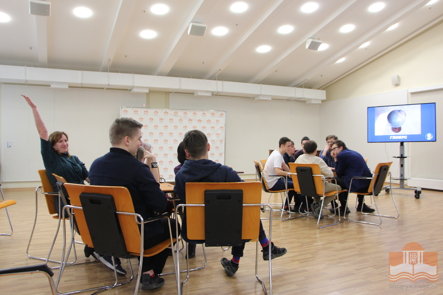 Участники интеллектуального квиза «Привет, Эйнштейн!» в НБ РК
