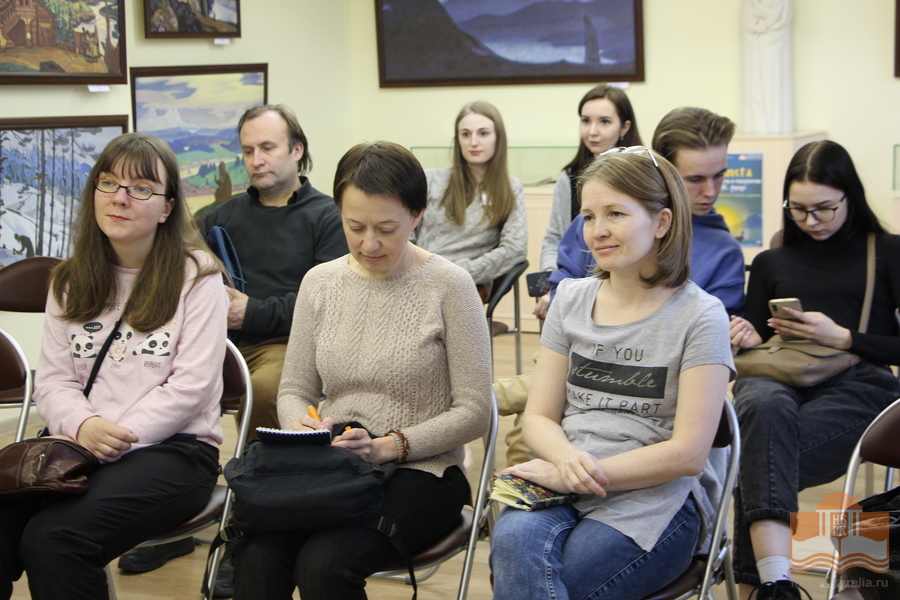Проект «Skill School»: слушатели лекции об SMM-стратегии
