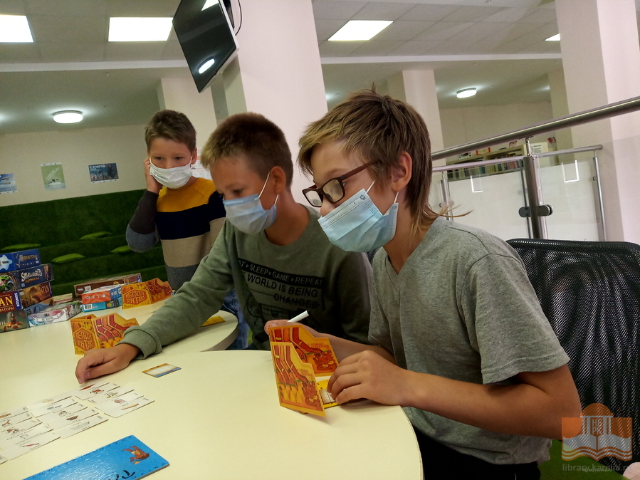 Клуб настольных игр «FightУМ» -- каждое воскресенье в 13 часов на юношеском абонементе