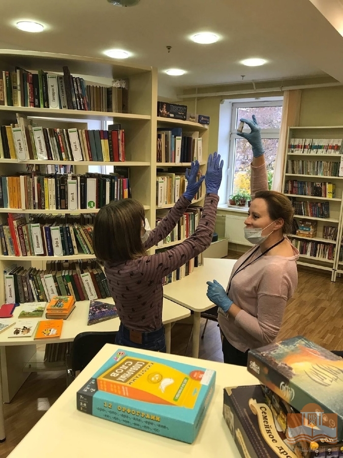 В Национальной библиотеке: фоторепортаж учащихся 7 «а» класса петрозаводского лицея №40