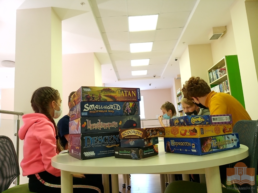 Клуб настольных игр «FightУМ» -- каждое воскресенье в 13 часов на юношеском абонементе