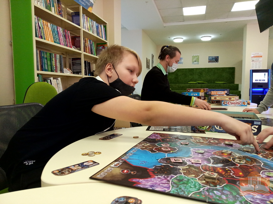 Клуб настольных игр «FightУМ» -- каждое воскресенье в 13 часов на юношеском абонементе