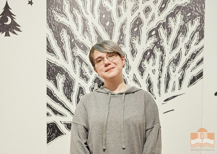 Юлия Никитина – художник-педагог, автор графических романов «Полуночная земля», «Дневник штормов», «Книга тела», «Разделение» и трилогии «Путешествия чародея»