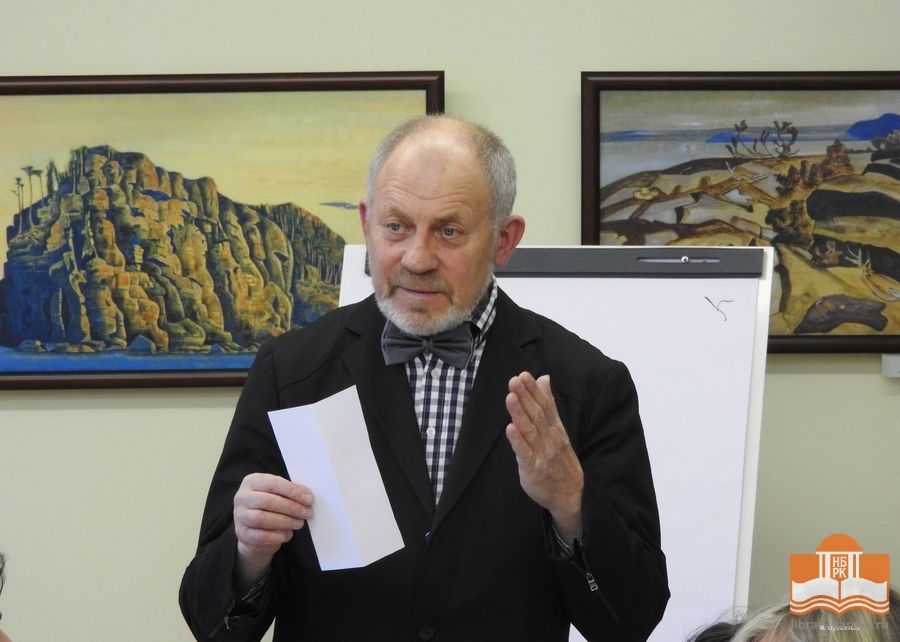 Валерий Михайлович Кошелев – Член Союза художников, Член Международной ассоциации изобразительных искусств ЮНЕСКО, Заслуженный учитель Республики Карелия