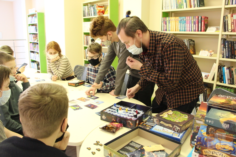 По воскресеньям играем в настольные игры в Национальной библиотеке Карелии!