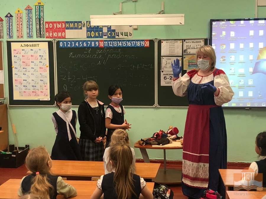 День «Калевалы»: библиодесант Национальной библиотеки Карелии посетил школу №35 с циклом тематических программ