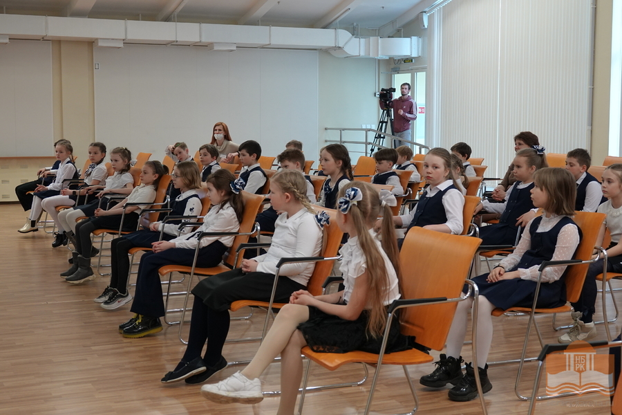 «Страничку – я, страничку – ты…»: встреча карельских школьников с тележурналистом ТК «САМПО 360», автором и ведущей телепередач Юлией Кучеренко