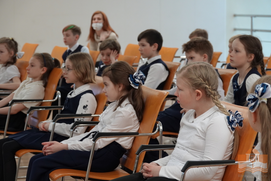 «Страничку – я, страничку – ты…»: встреча карельских школьников с тележурналистом ТК «САМПО 360», автором и ведущей телепередач Юлией Кучеренко