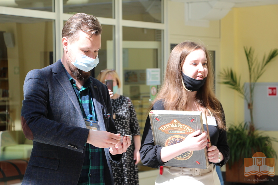 Экскурсия по главной библиотеке Карелии для воспитанников петрозаводского детского сада №35