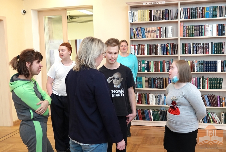 Экскурсия по библиотеке для воспитанников специализированной школы-интерната №23