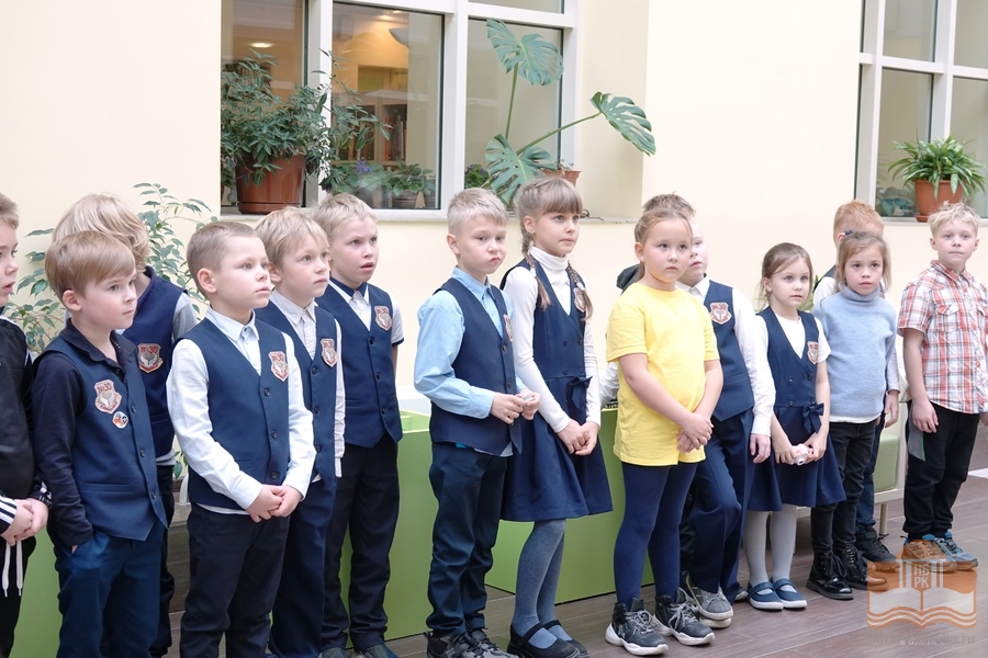 Экскурсия для первоклашек по Национальной библиотеке Карелии
