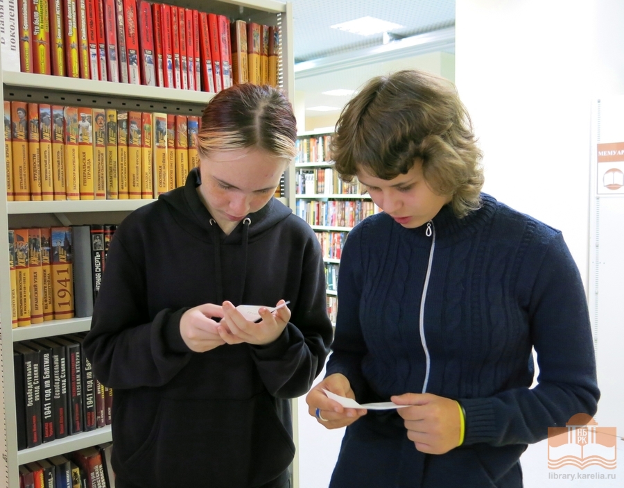 Студенты Карельского колледжа культуры и искусств, обучающиеся по специальности «Библиотековедение»