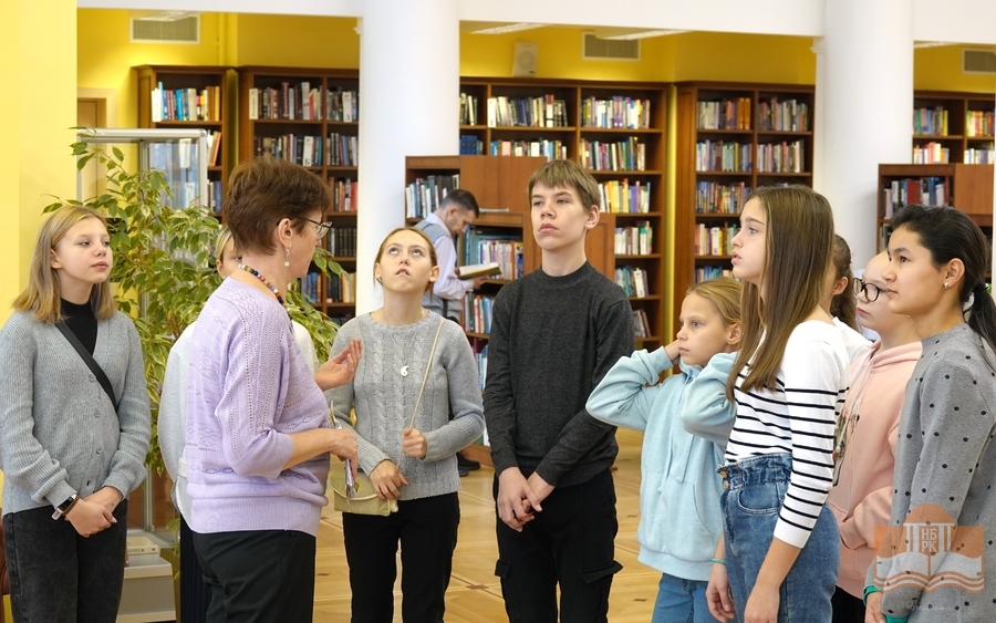 Экскурсия для учащихся средней школы № 33 по Национальной библиотеке Карелии