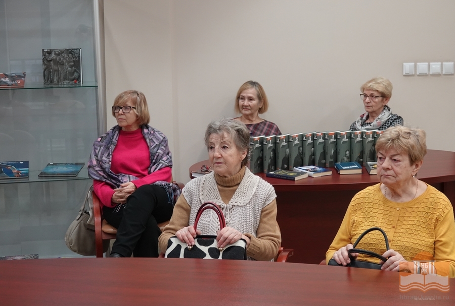 В центре внимания участников «Литературного четверга» – биография и книги Юлиана Семёнова