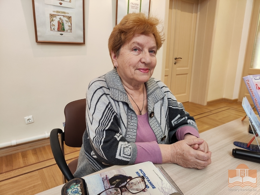 Филолог, журналист, писатель Наталья Григорьевна Красавцева на презентации своей новой книги