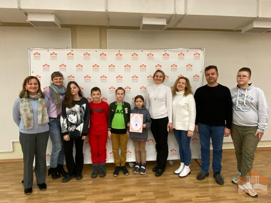 Победители игры «Наконец-то квиз!» – команда «Книжный червь»