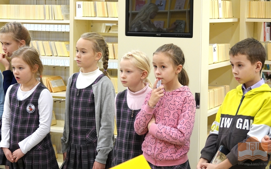 Третьеклассники Лицея № 40 на экскурсии в библиотеке