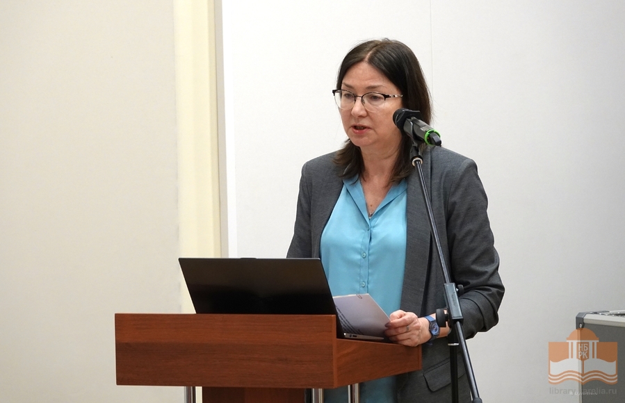 Выступает Юлия Будникова, зам. директора Санкт-Петербургского государственного Музея-института семьи Рерихов по музейно-выставочной работе