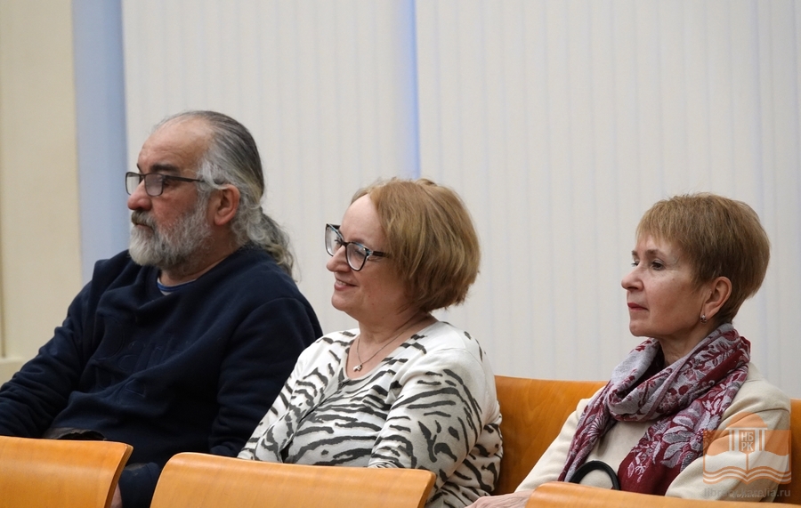 Читка рассказа Яны Жемойтелите «Вечерний звон» в Национальной библиотеке