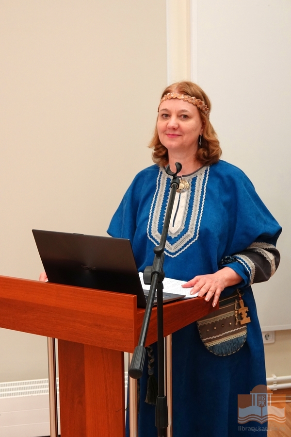 Ведущая программы «Читаем руны Калевалы» - Елена Сайконен