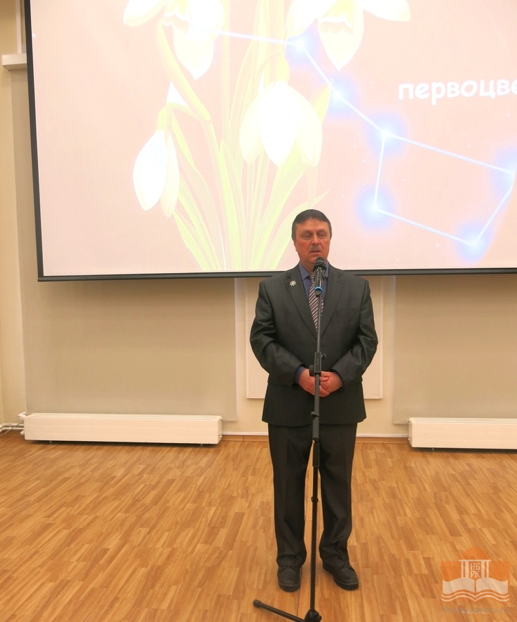 Поэтический фестиваль «Первоцвет» в литературном клубе «СоНеТ». Слово Олегу Мошникову
