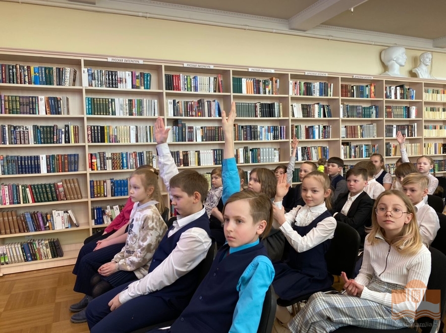 Творческая встреча с педагогом, учителем высшей категории Виктором Кноделем в рамках проекта «Страничку – я, страничку – ты…»