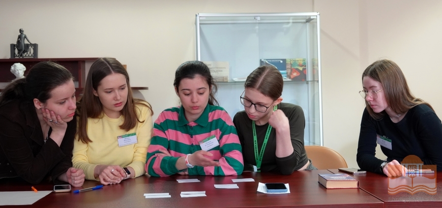 Командная игра по английскому языку «Интерпретация» в Национальной библиотеке Карелии