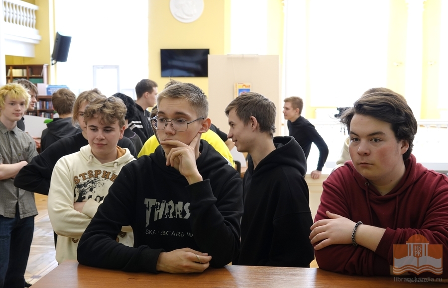Библиотечный урок «Знакомство с Национальной библиотекой Карелии» для студентов Петрозаводского лесотехнического техникума