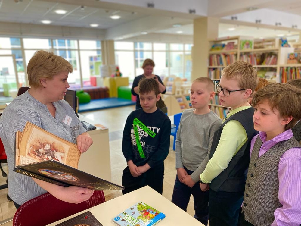 Экскурсия «В огромном океане книг»