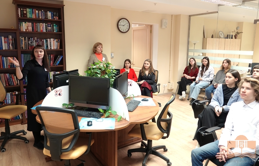 Экскурсия по библиотеке для первокурсников ПетрГУ
