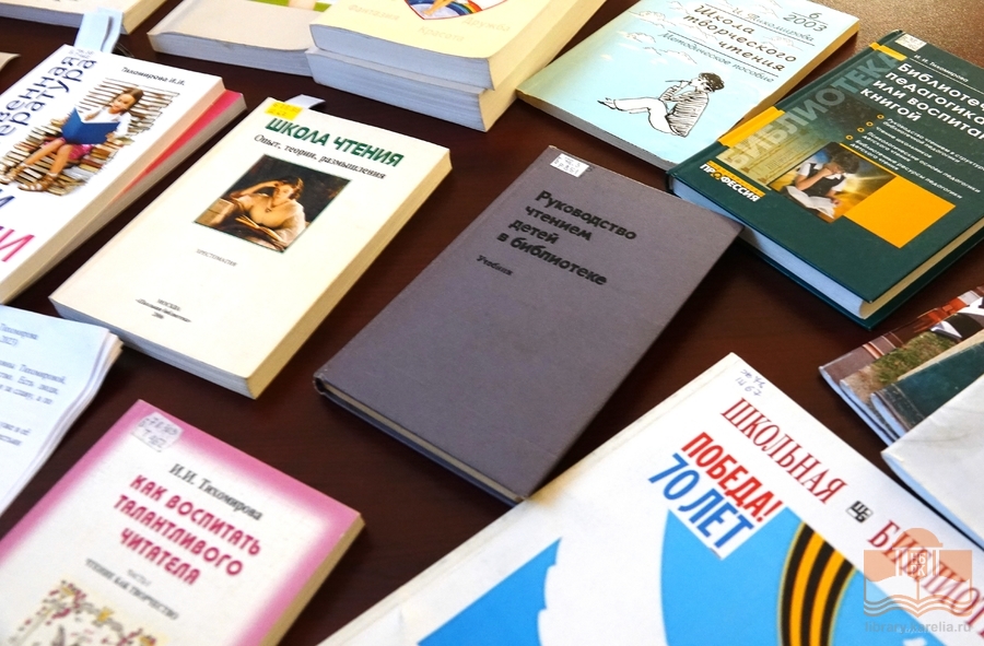 Занятия для студентов Карельского колледжа культуры и искусств в Национальной библиотеке Карелии
