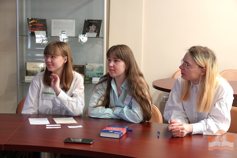 Студенты ПетрГУ на языковой игре «Интерпретация»