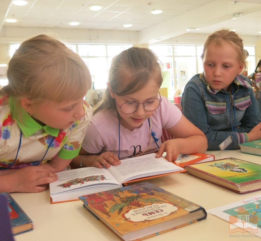 Творческая программа «По книжным тропинкам в Изумрудный город»