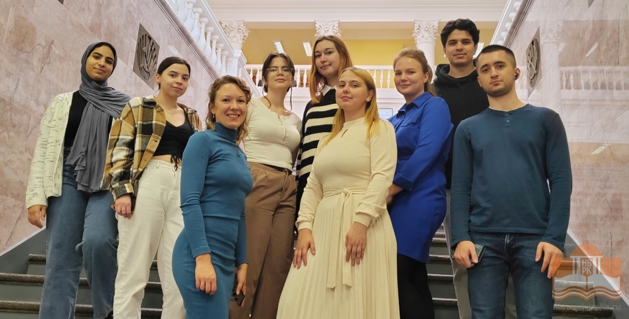 Будущие провизоры посетили Национальную библиотеку Карелии