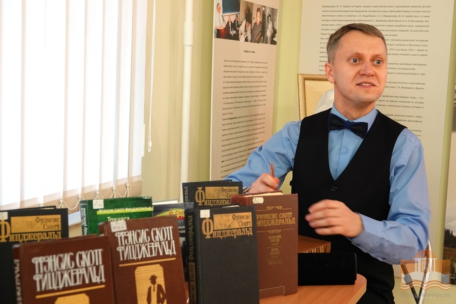 Ведущий программы – Александр Докучаев