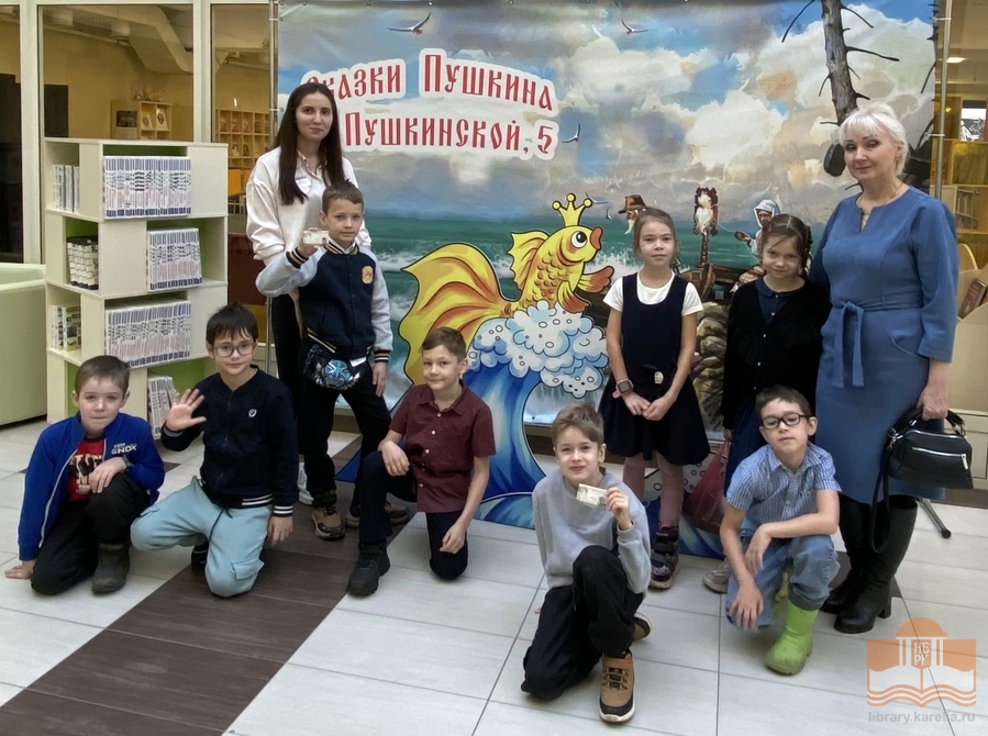 Второклассники семейной школы на экскурсии в Национальной библиотеке Карелии