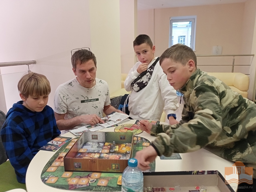 Играем каждое воскресенье вместе с «FightУм»