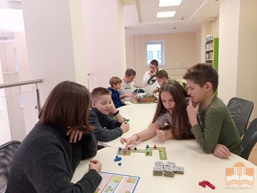 Играем каждое воскресенье вместе с «FightУм»