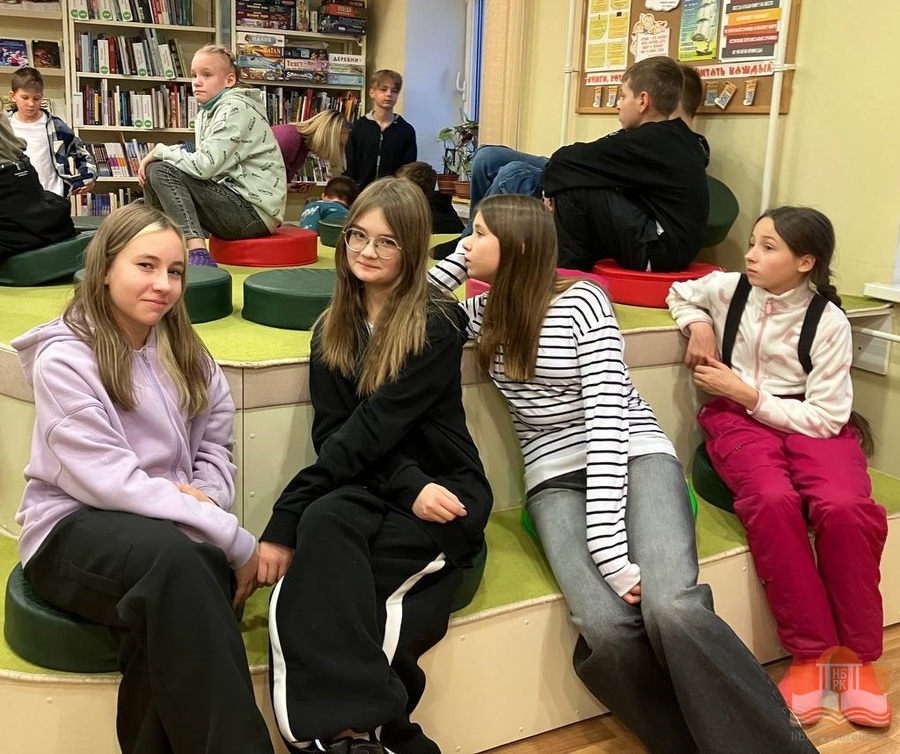 Учащиеся 6 класса школы №27 на экскурсии в Национальной библиотеке Карелии