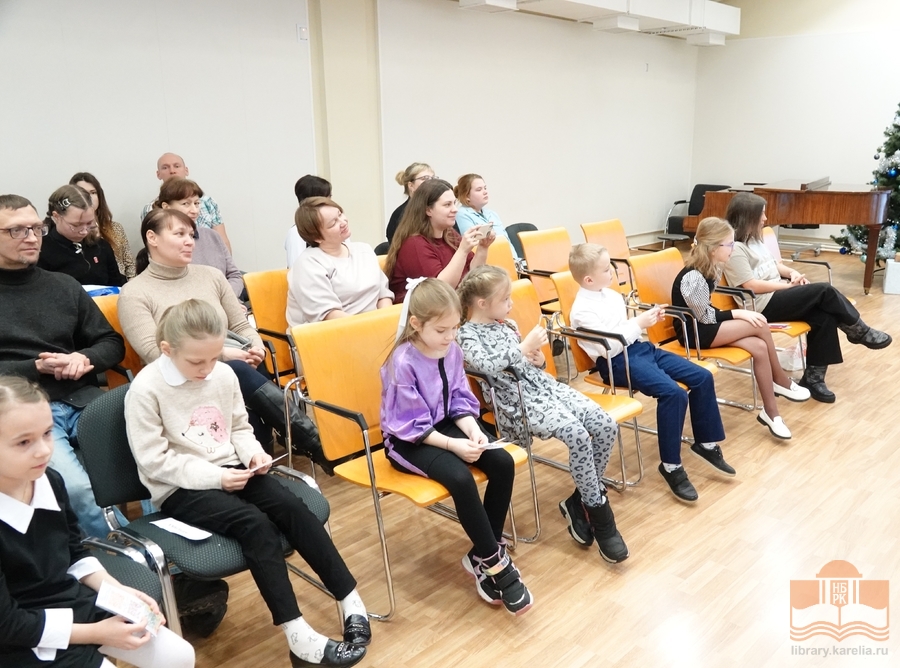 Награждение победителей конкурса «Волшебное Рождество-2024» в Национальной библиотеке Карелии